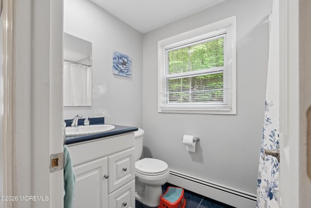 24 Jubilee Circle, Aberdeen, NJ 07747