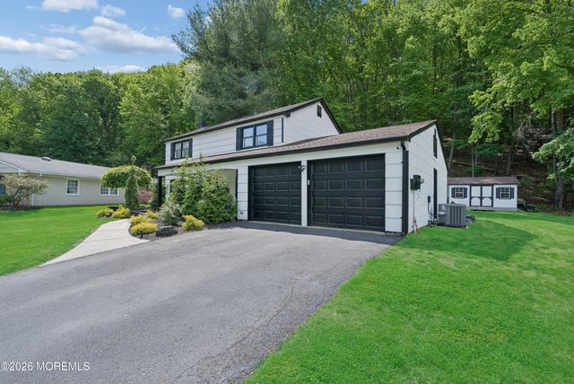 24 Jubilee Circle, Aberdeen, NJ 07747