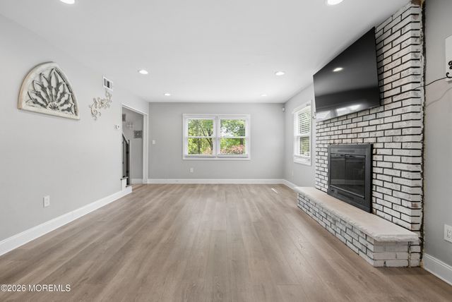 24 Jubilee Circle, Aberdeen, NJ 07747