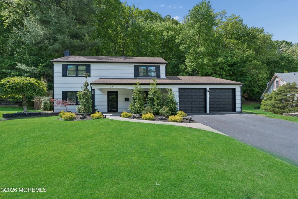 24 Jubilee Circle, Aberdeen, NJ 07747