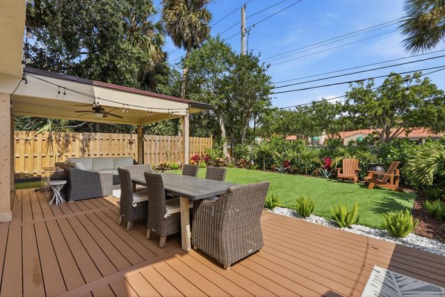 1001 Raintree Lane, Palm Beach Gardens, FL 33410