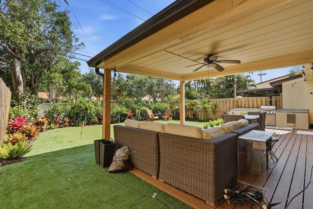 1001 Raintree Lane, Palm Beach Gardens, FL 33410