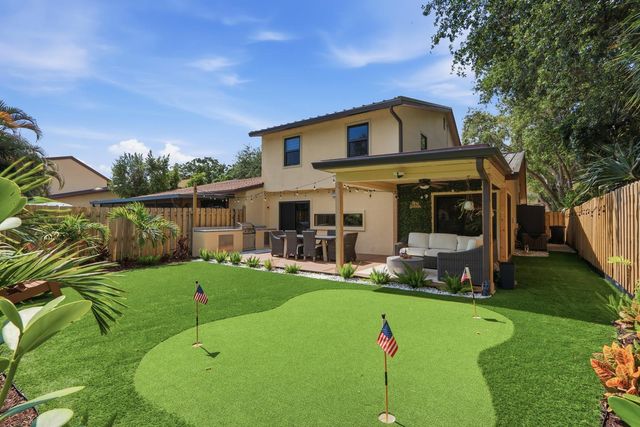 1001 Raintree Lane, Palm Beach Gardens, FL 33410