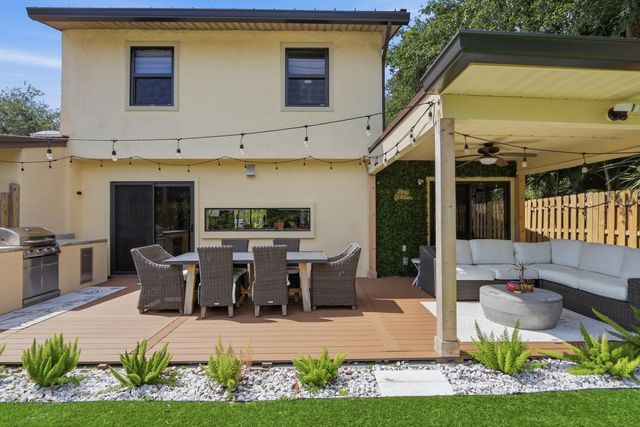 1001 Raintree Lane, Palm Beach Gardens, FL 33410