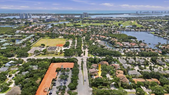 1001 Raintree Lane, Palm Beach Gardens, FL 33410