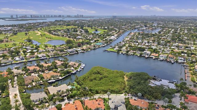 1001 Raintree Lane, Palm Beach Gardens, FL 33410