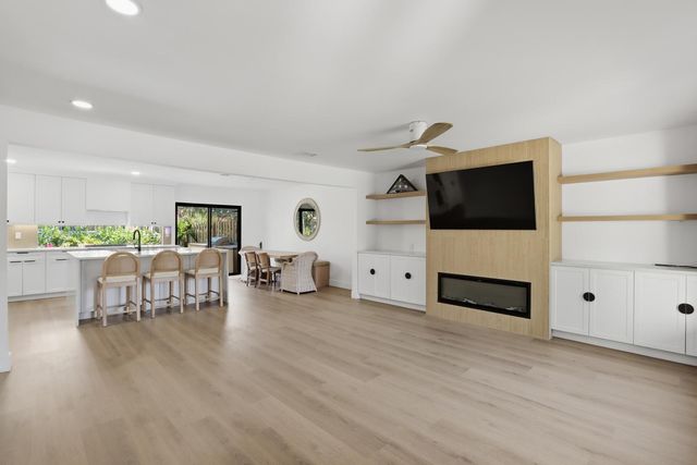 1001 Raintree Lane, Palm Beach Gardens, FL 33410