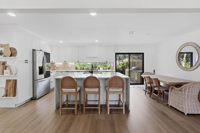 1001 Raintree Lane, Palm Beach Gardens, FL 33410