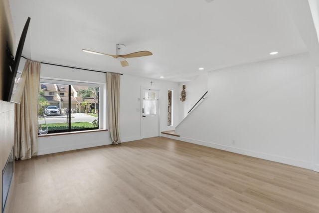 1001 Raintree Lane, Palm Beach Gardens, FL 33410