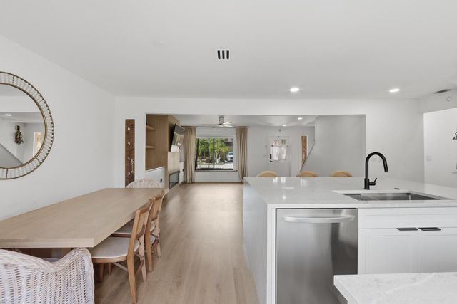 1001 Raintree Lane, Palm Beach Gardens, FL 33410