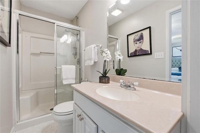 7909 Outlook Lane, Prairie Village, KS 66208