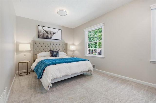 7909 Outlook Lane, Prairie Village, KS 66208