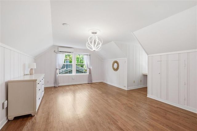 7909 Outlook Lane, Prairie Village, KS 66208