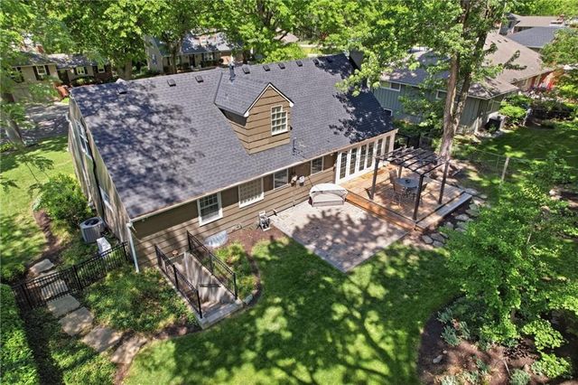 7909 Outlook Lane, Prairie Village, KS 66208