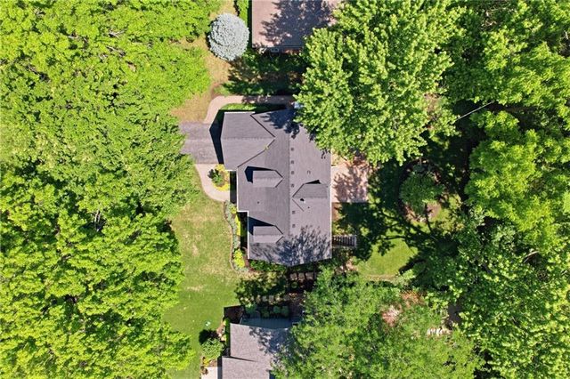 7909 Outlook Lane, Prairie Village, KS 66208