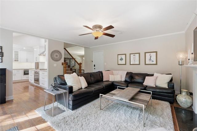 7909 Outlook Lane, Prairie Village, KS 66208