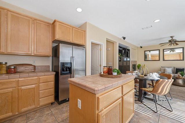 4976 Trouville Ln, Sacramento, CA 95835