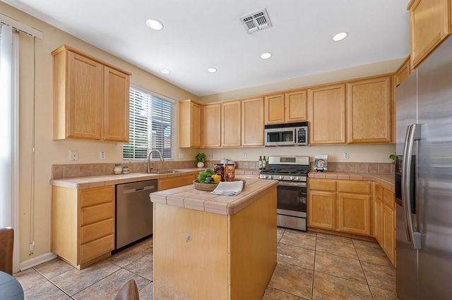 4976 Trouville Ln, Sacramento, CA 95835
