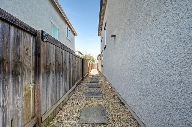 4976 Trouville Ln, Sacramento, CA 95835