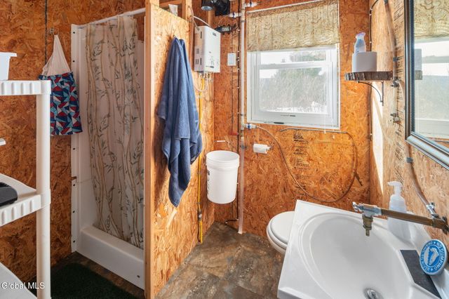 1673 W Fulton Road, Fulton, NY 12187