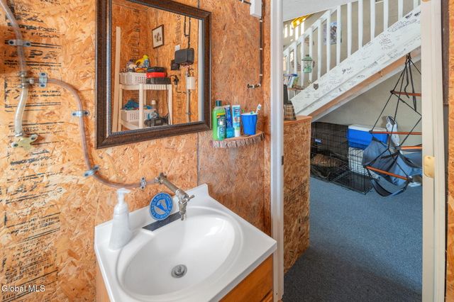 1673 W Fulton Road, Fulton, NY 12187