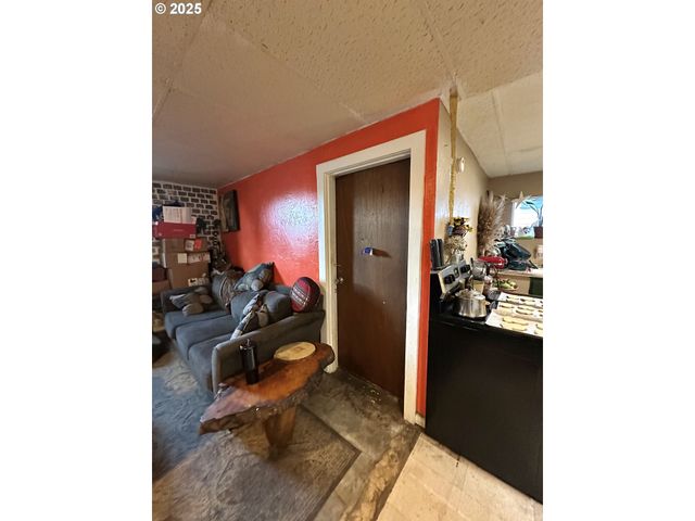 539 S 12TH St, Coos Bay, OR 97420