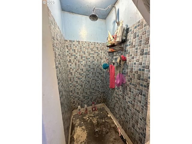 539 S 12TH St, Coos Bay, OR 97420