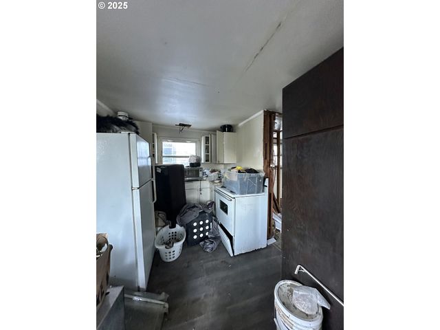 539 S 12TH St, Coos Bay, OR 97420