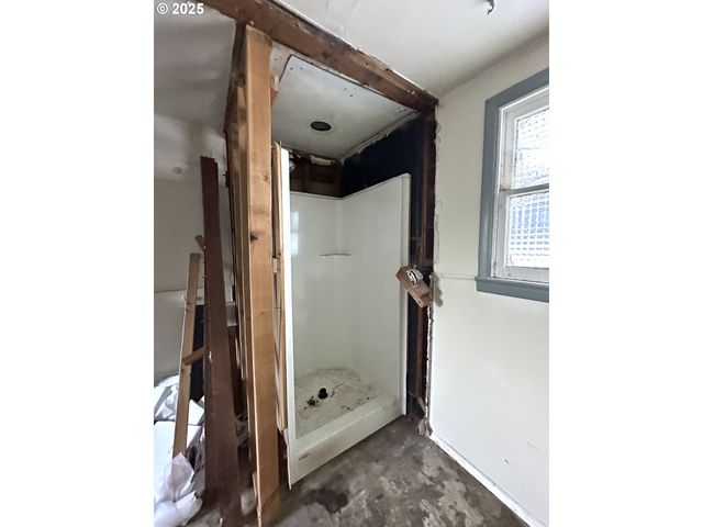 539 S 12TH St, Coos Bay, OR 97420