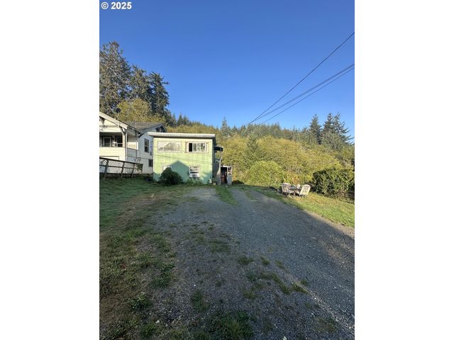 539 S 12TH St, Coos Bay, OR 97420