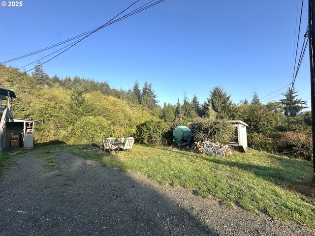 539 S 12TH St, Coos Bay, OR 97420