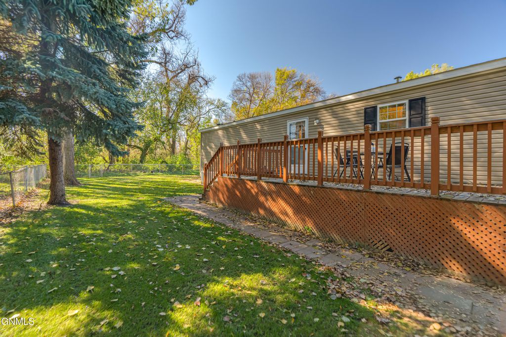 616 Dover Drive, Bismarck, ND 58504 photo 35