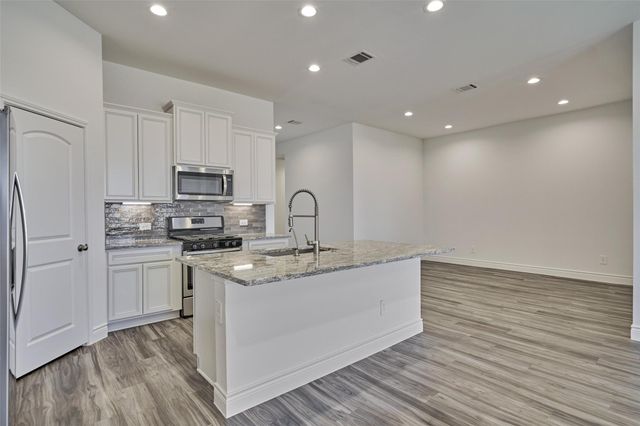 981 Youth Water Road, Montgomery, TX 77316