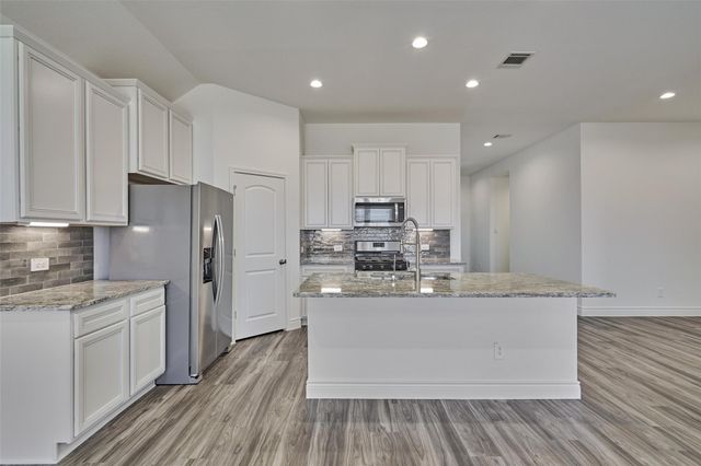 981 Youth Water Road, Montgomery, TX 77316