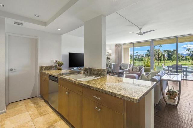 910 Island Drive 207, Rancho Mirage, CA 92270