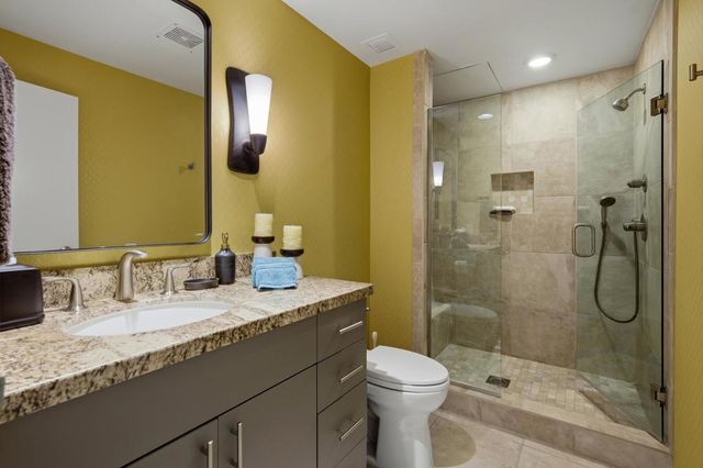 910 Island Drive 207, Rancho Mirage, CA 92270