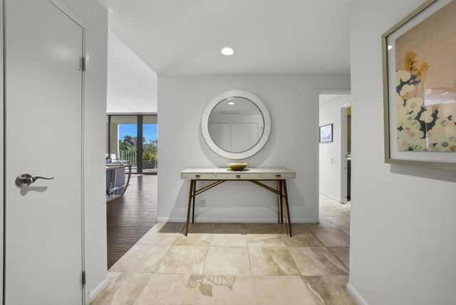 910 Island Drive 207, Rancho Mirage, CA 92270