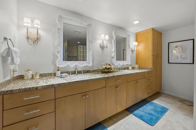 910 Island Drive 207, Rancho Mirage, CA 92270