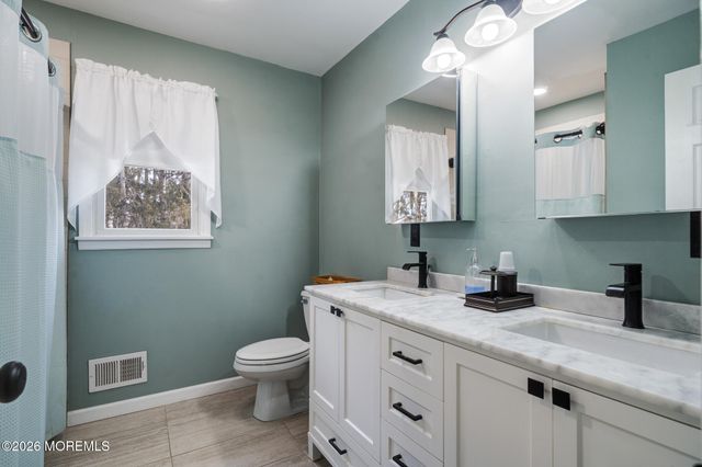 231 Stonehurst Boulevard, Freehold, NJ 07728