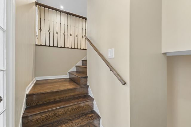 2808 W 140th Place, Blue Island, IL 60406