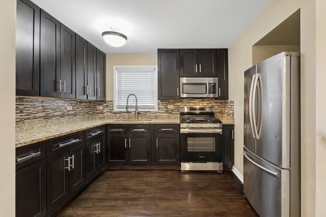 2808 W 140th Place, Blue Island, IL 60406