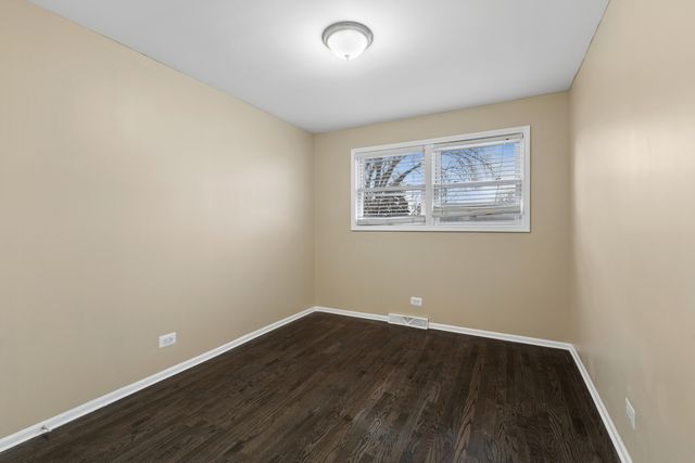 2808 W 140th Place, Blue Island, IL 60406