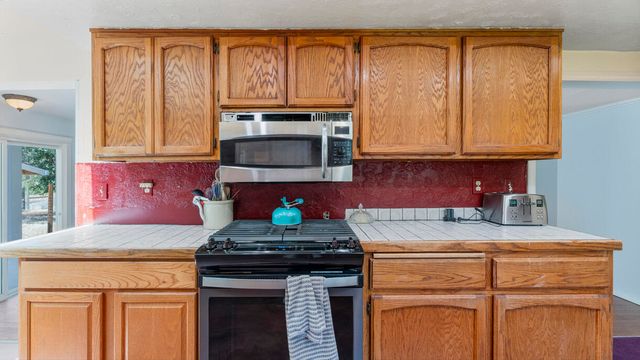 4700 Scenic Avenue, Central Point, OR 97502