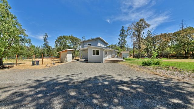 4700 Scenic Avenue, Central Point, OR 97502