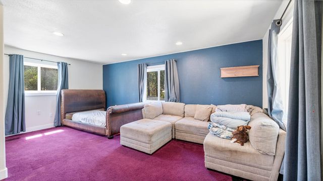 4700 Scenic Avenue, Central Point, OR 97502