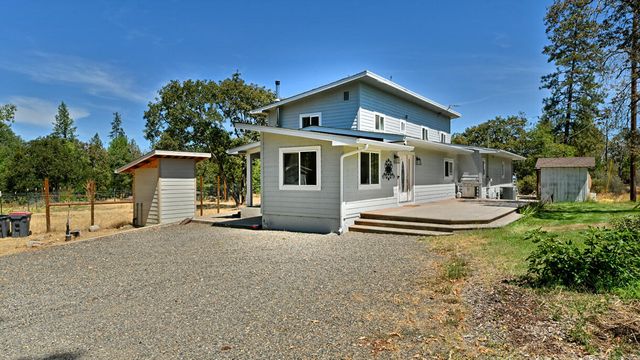 4700 Scenic Avenue, Central Point, OR 97502