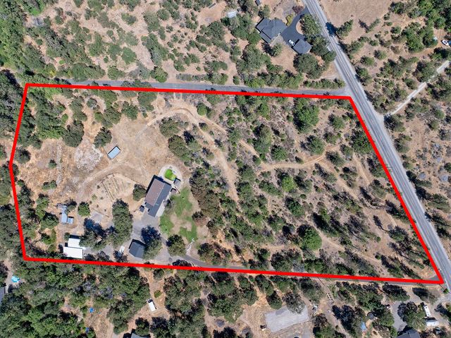 4700 Scenic Avenue, Central Point, OR 97502