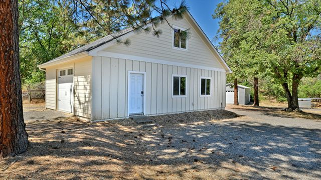 4700 Scenic Avenue, Central Point, OR 97502