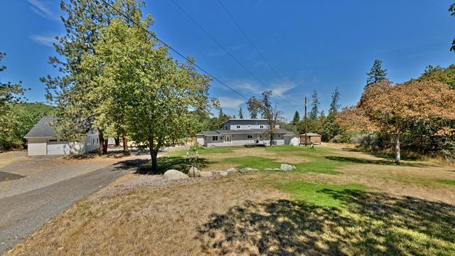 4700 Scenic Avenue, Central Point, OR 97502