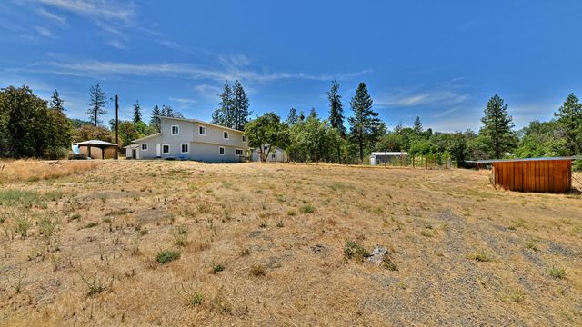 4700 Scenic Avenue, Central Point, OR 97502